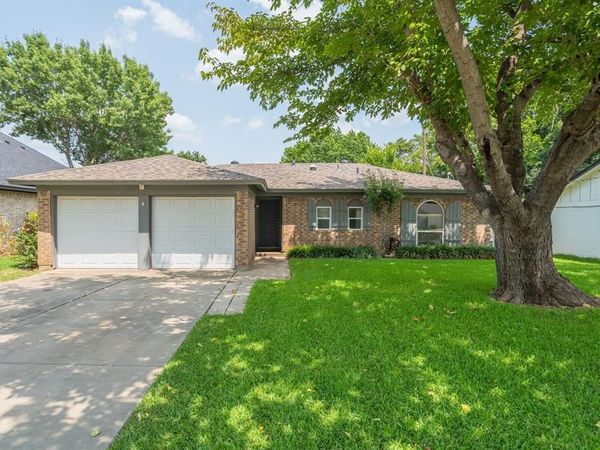 6980 Cox Lane , North Richland Hills, TX 76182