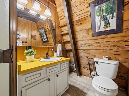 2366 Slumber Way, Soda Springs, CA 95728 Photo