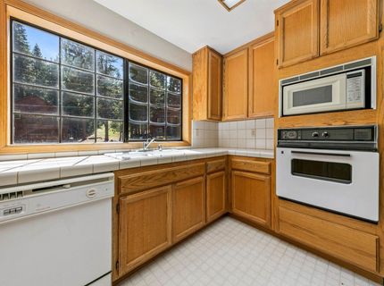 11511 Rhineland Avenue, Truckee, CA 96161 Photo