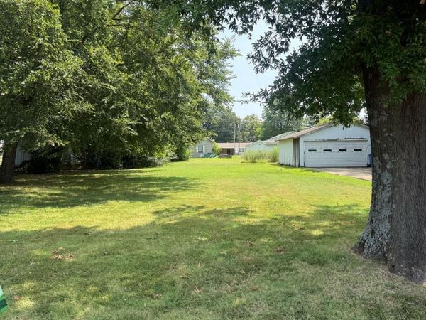 2402 Willow Road, Jonesboro, AR 72401