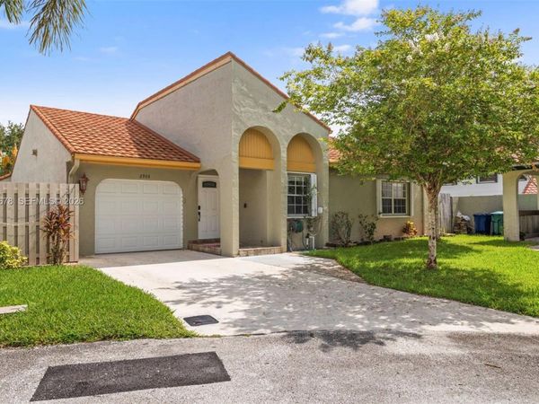 2905 Albatross Dr , Cooper City, FL 33026
