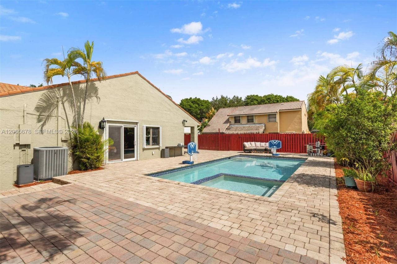 2905 Albatross Dr , Cooper City, FL 33026 Photo