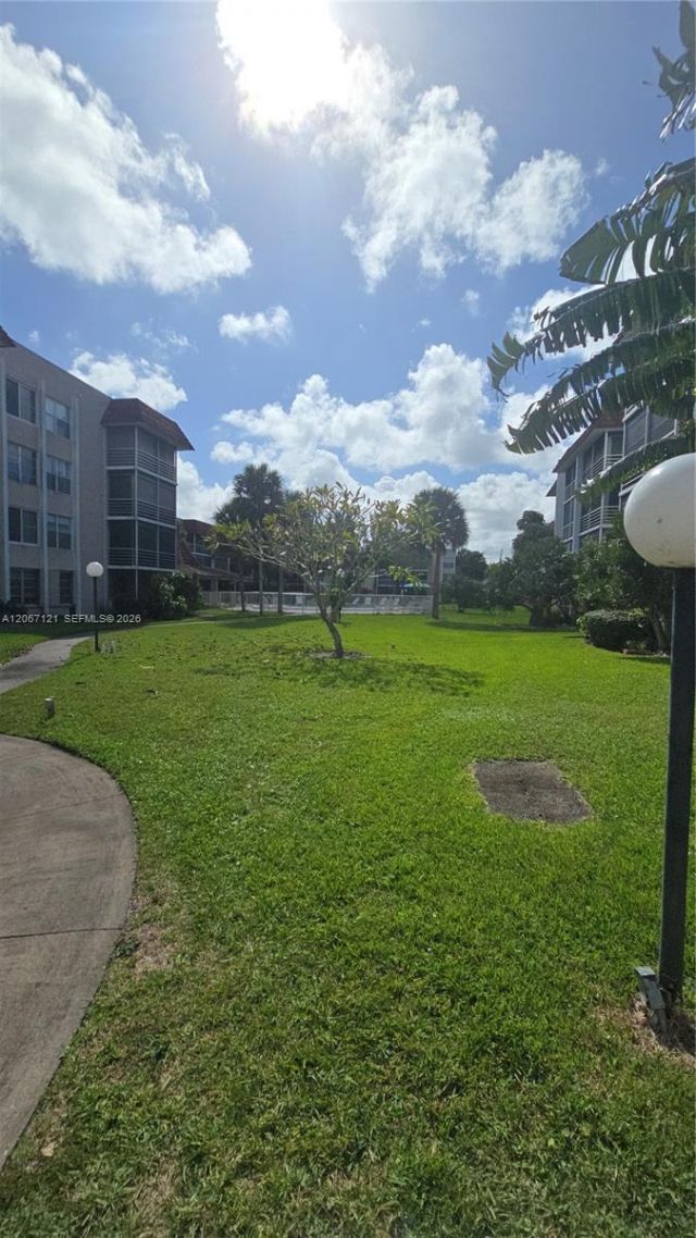 3511 Inverrary Dr , Unit 205, Lauderhill, FL 33319 Photo