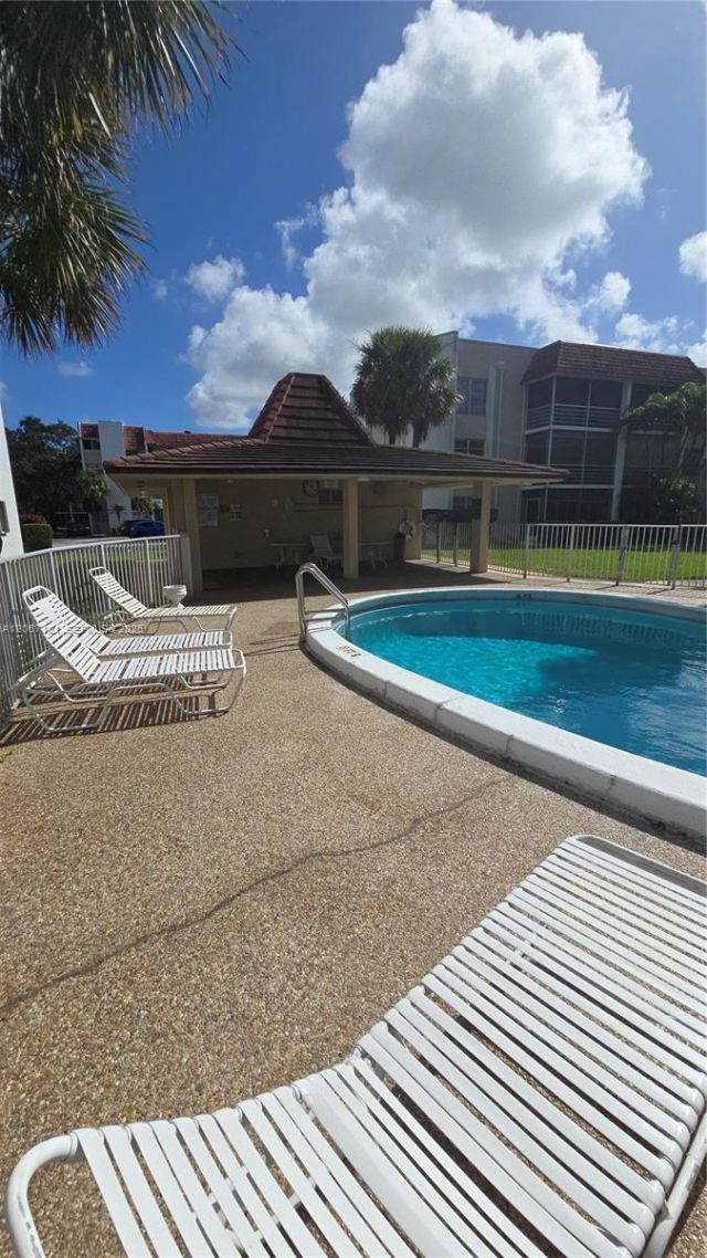 3511 Inverrary Dr , Unit 205, Lauderhill, FL 33319 Photo