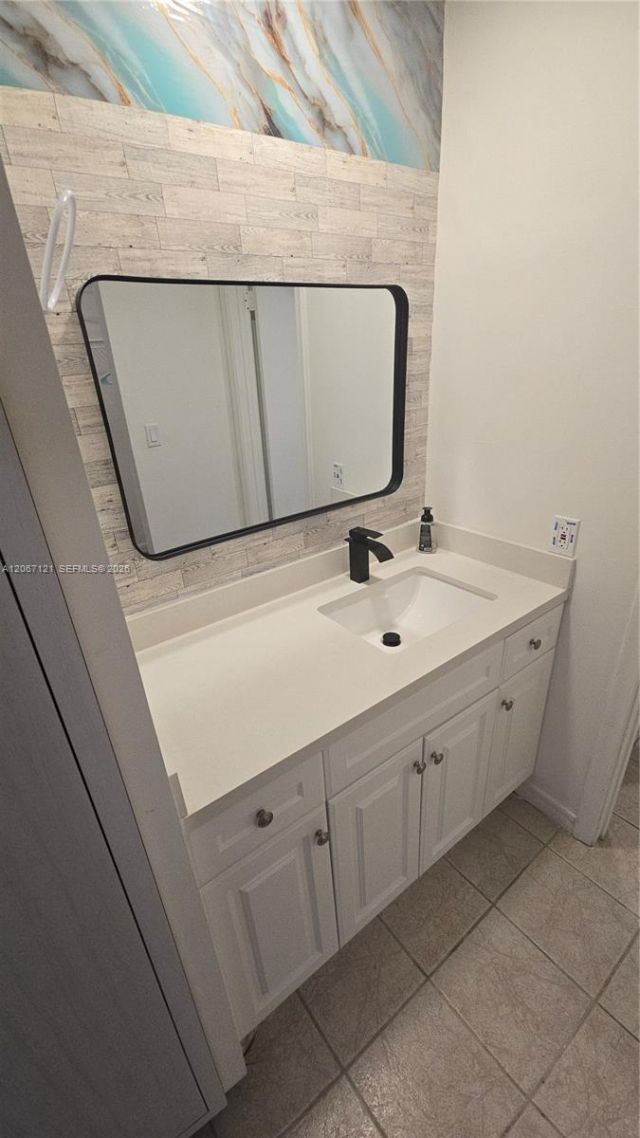 3511 Inverrary Dr , Unit 205, Lauderhill, FL 33319 Photo
