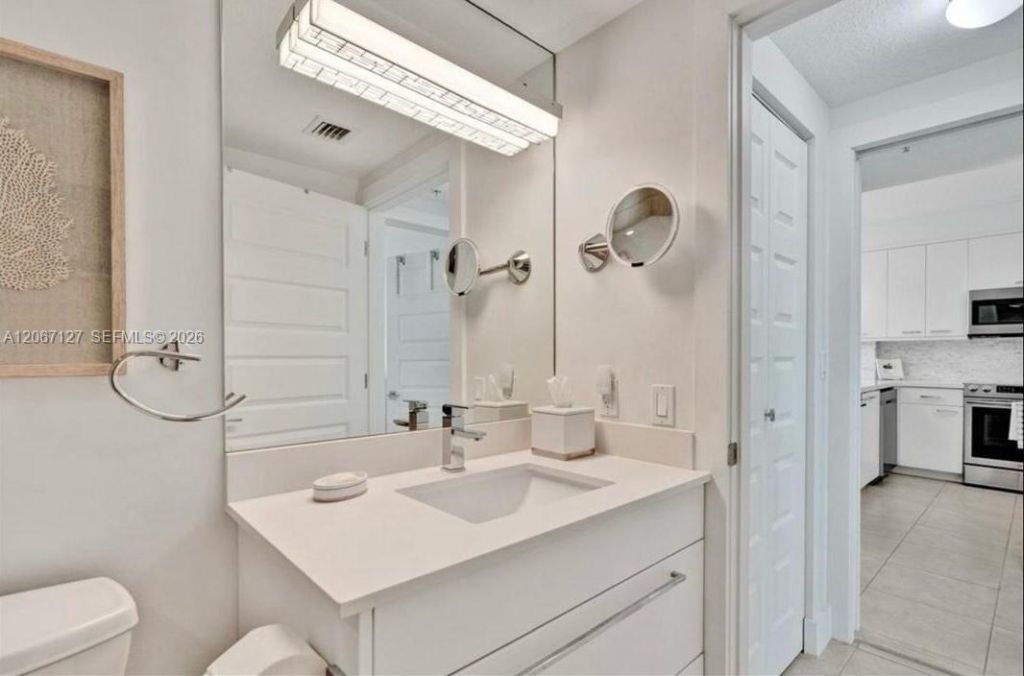 18100 N Bay Rd , Unit 508, Sunny Isles Beach, FL 33160 Photo