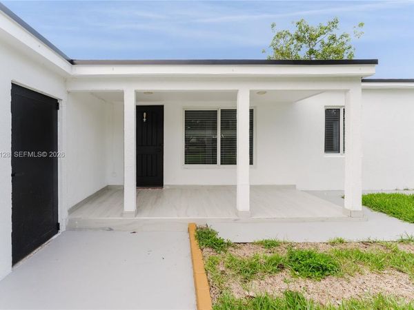 481 NE 51st St, Oakland Park, FL 33334