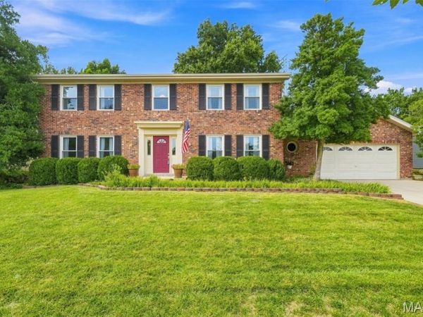 15011 Ridge Lake Drive, Chesterfield, MO 63017