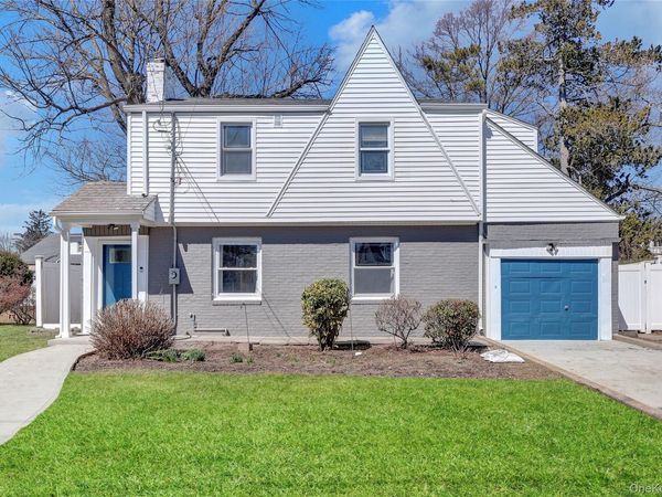 154 California Avenue , Freeport, NY 11520