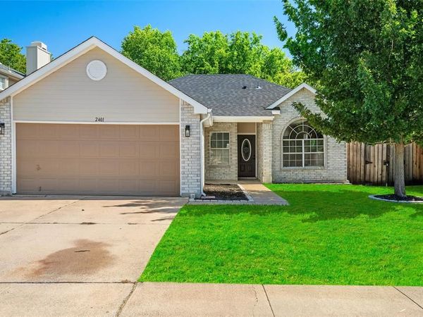 2401 Bennington Drive, Arlington, TX 76018