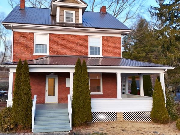 2101 Jefferson, Bluefield, WV 24701