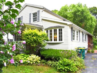 45 South Street, Le Roy, NY 14482