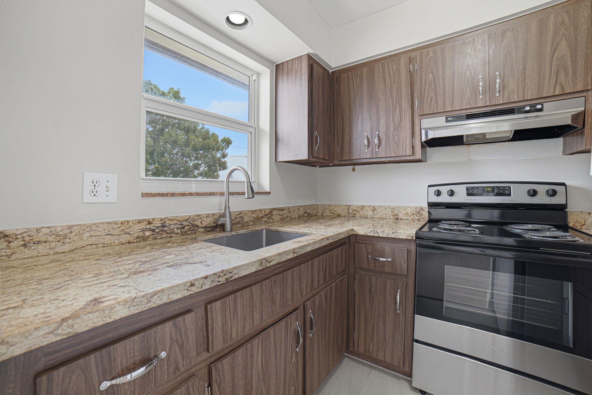 1649 SE 4th Street, Unit B3, Deerfield Beach, FL 33441 Photo