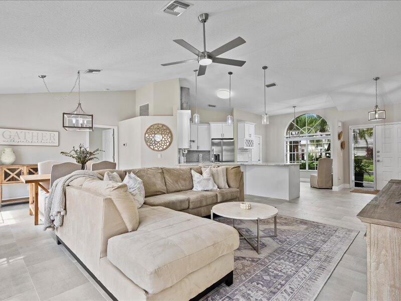 237 W Moccasin Trail W, Jupiter, FL 33458 Photo