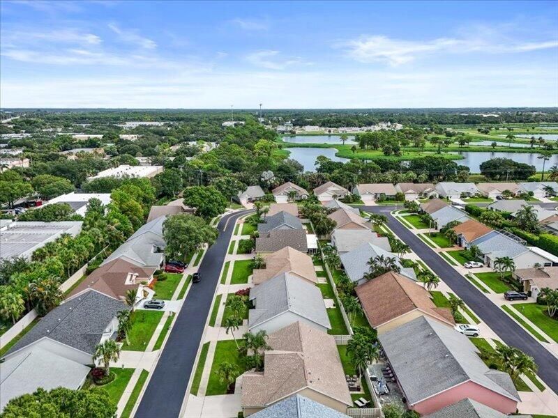 237 W Moccasin Trail W, Jupiter, FL 33458 Photo