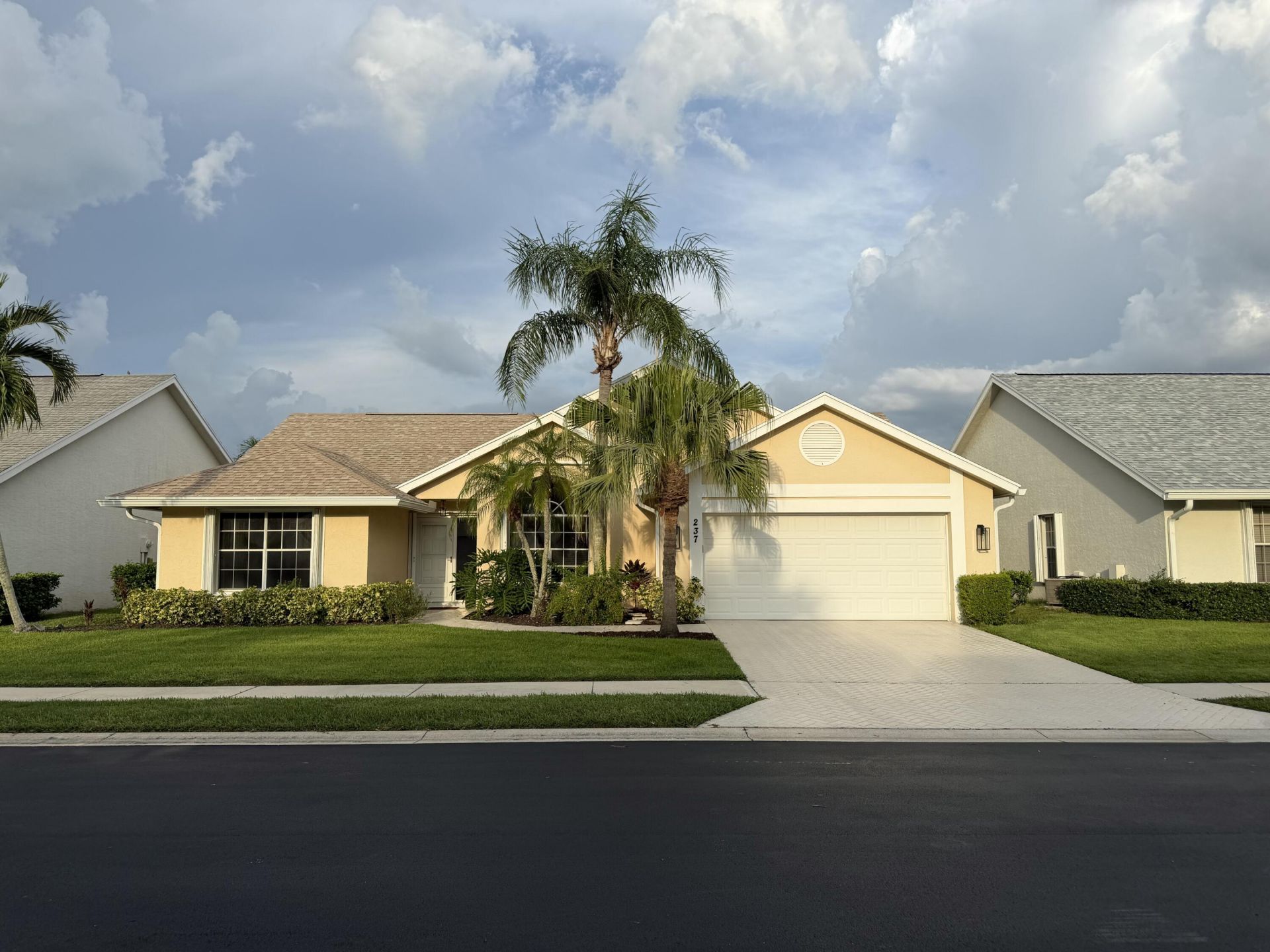237 W Moccasin Trail W, Jupiter, FL 33458 Photo
