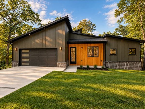 9 Mere Lane, Bella Vista, AR 72714
