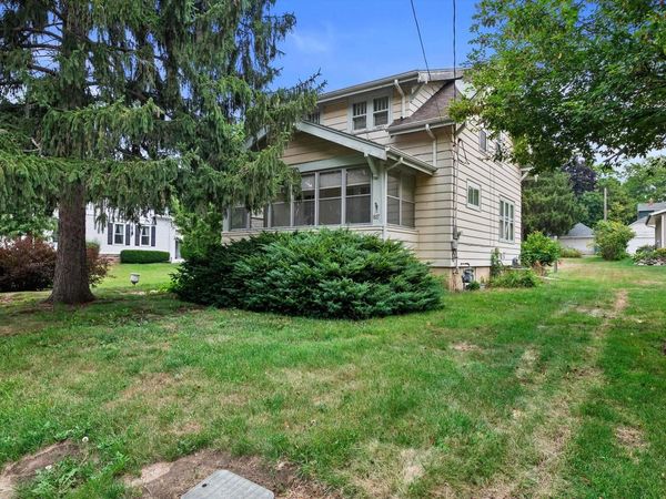 817 Richards AVENUE, Watertown, WI 53094