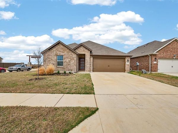 10201 Torch Light Lane, Aubrey, TX 76227
