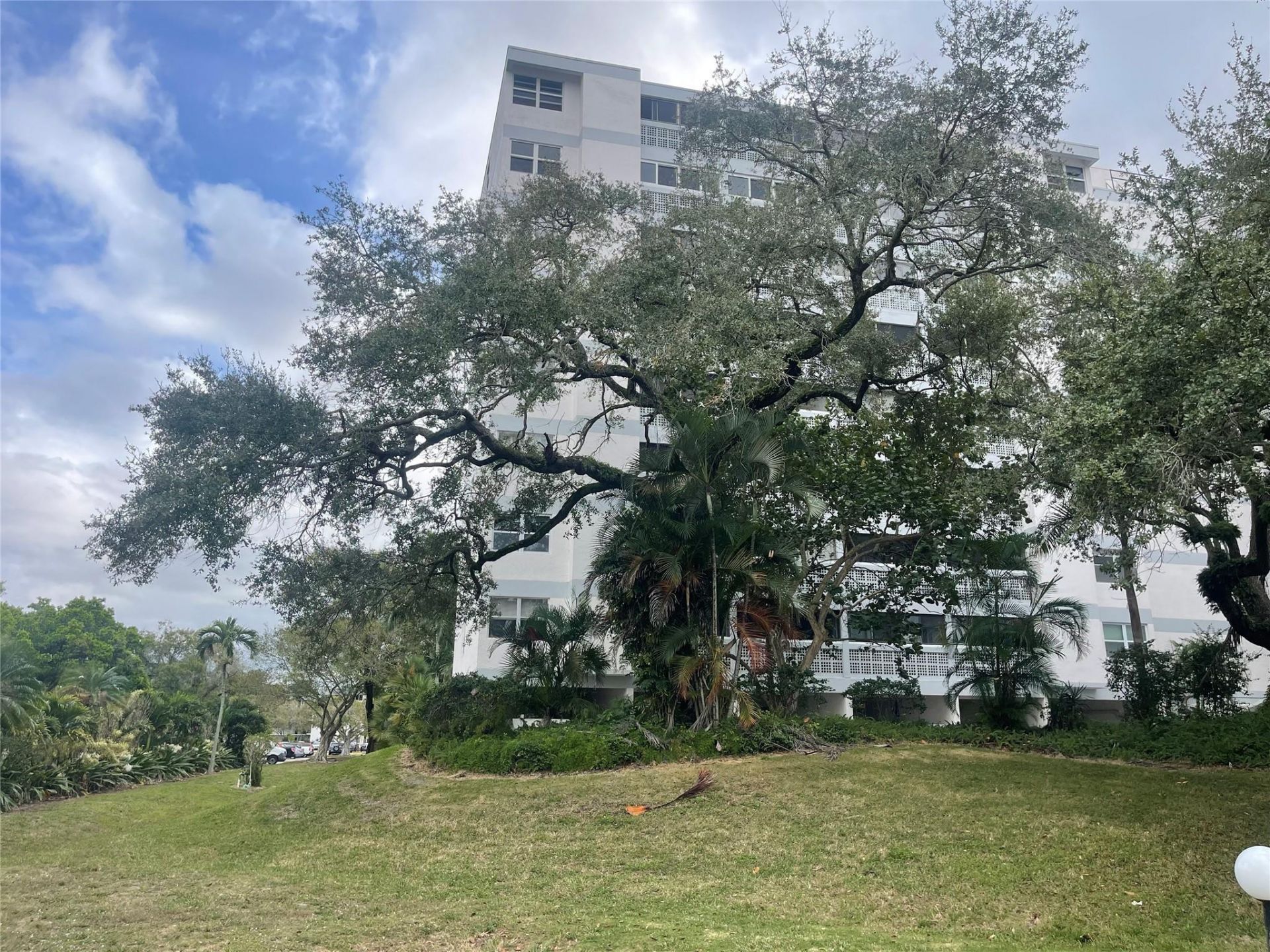 3301 Spanish Moss Terrace, Unit 610, Lauderhill, FL 33319 Photo