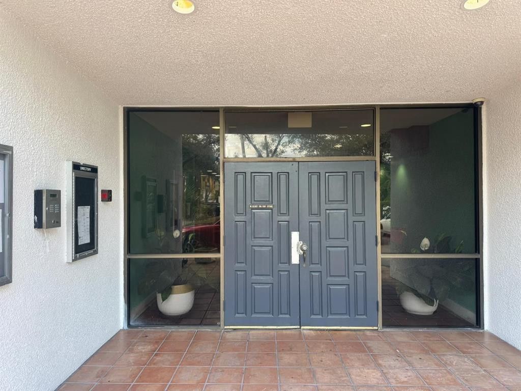 3301 Spanish Moss Terrace, Unit 610, Lauderhill, FL 33319 Photo