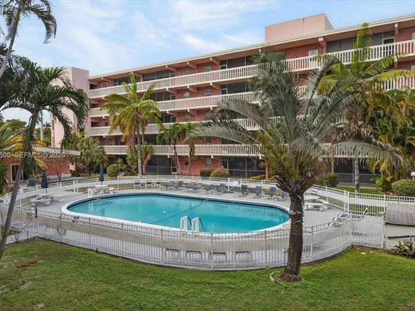 180 NE 12th Ave , Unit 11D, Hallandale Beach, FL 33009