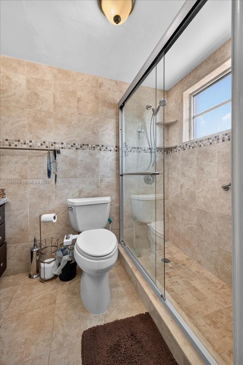 180 NE 12th Ave , Unit 11D, Hallandale Beach, FL 33009 Photo