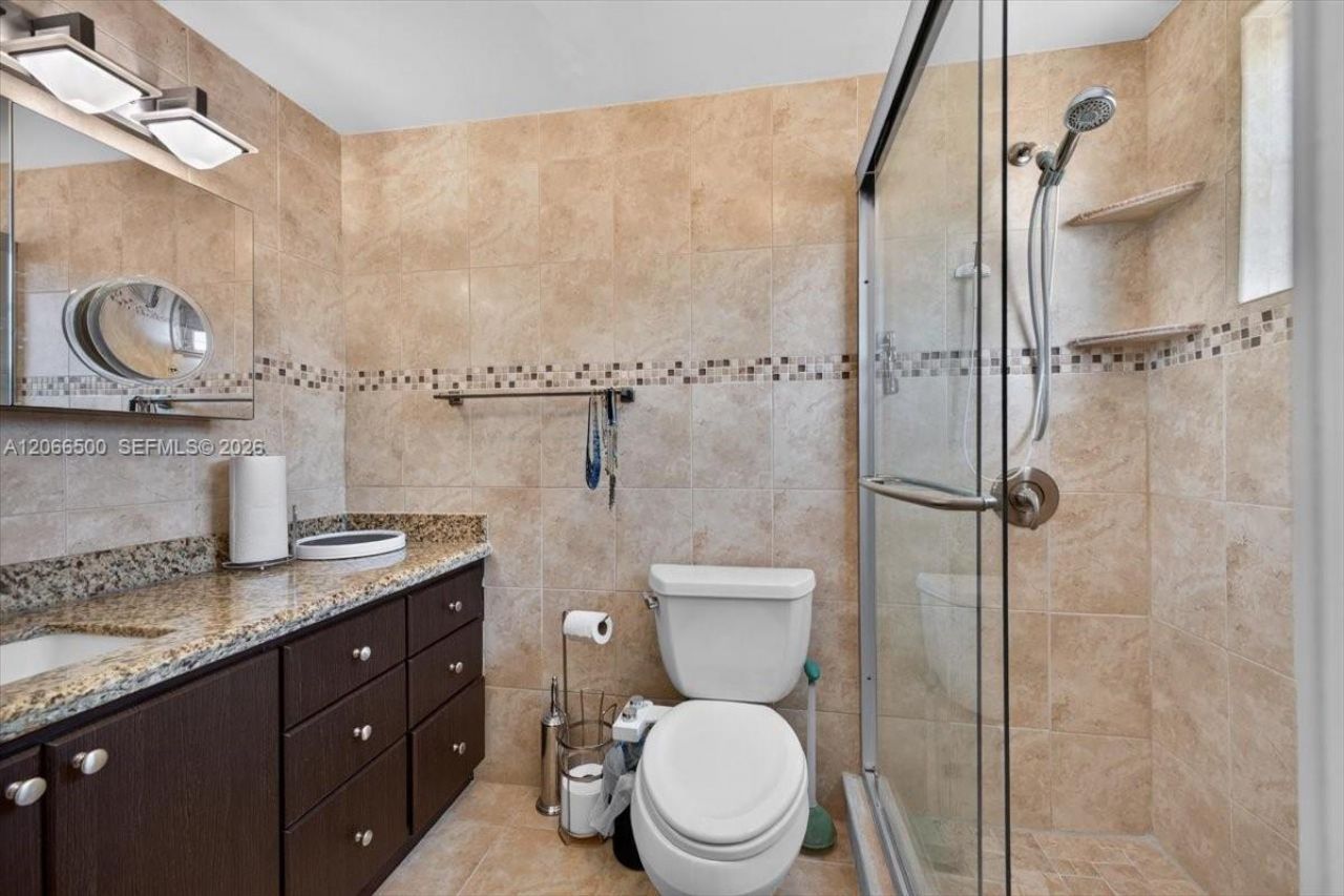 180 NE 12th Ave , Unit 11D, Hallandale Beach, FL 33009 Photo