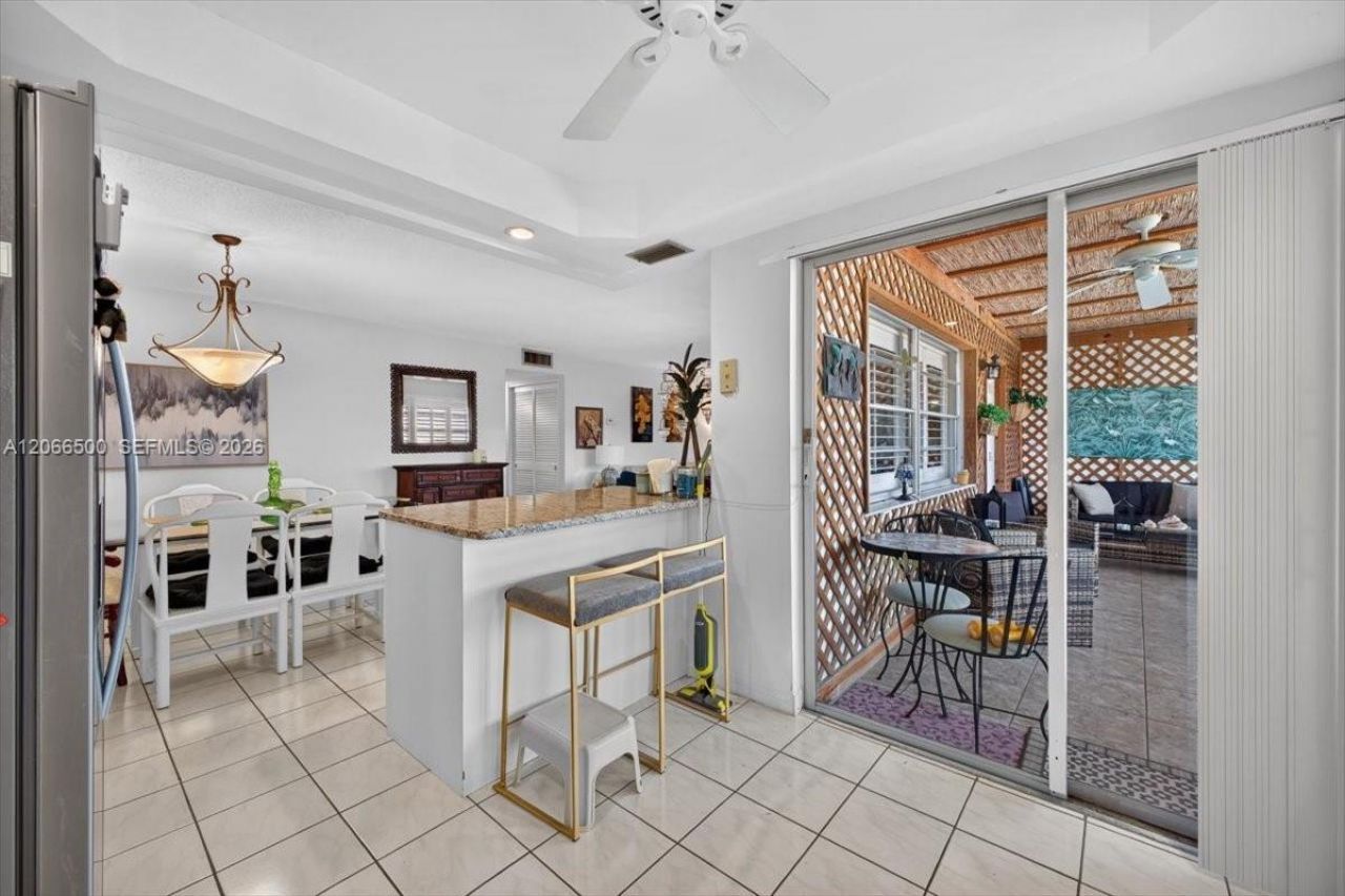 180 NE 12th Ave , Unit 11D, Hallandale Beach, FL 33009 Photo