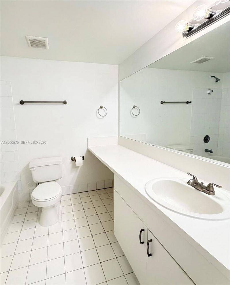 420 South Park Road , Unit 108, Hollywood, FL 33021 Photo