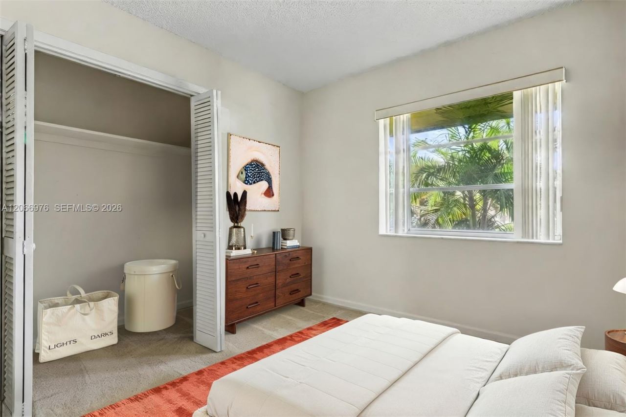 139 Essex Rd , Unit 4-28, Hollywood, FL 33024 Photo