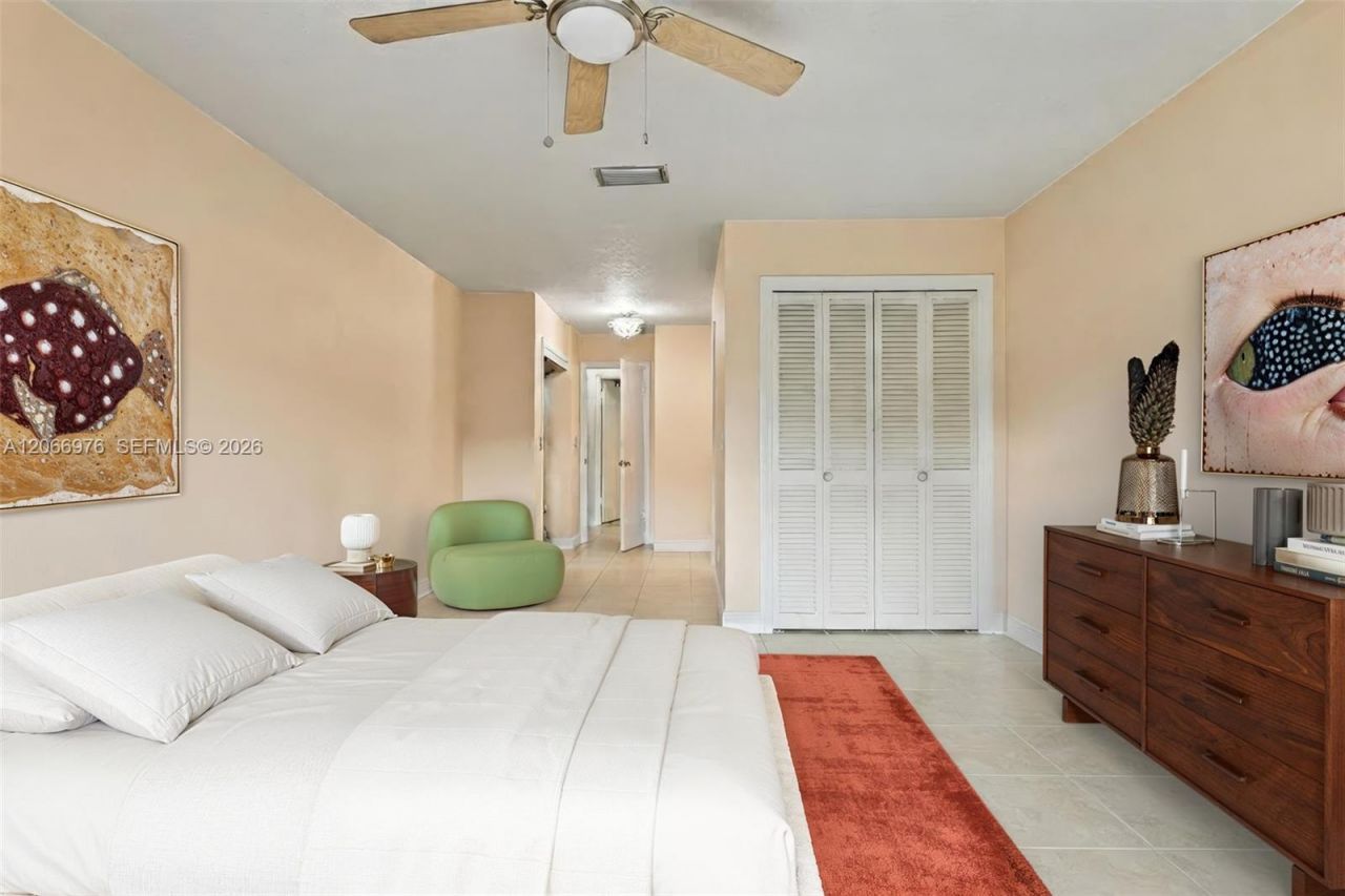 139 Essex Rd , Unit 4-28, Hollywood, FL 33024 Photo