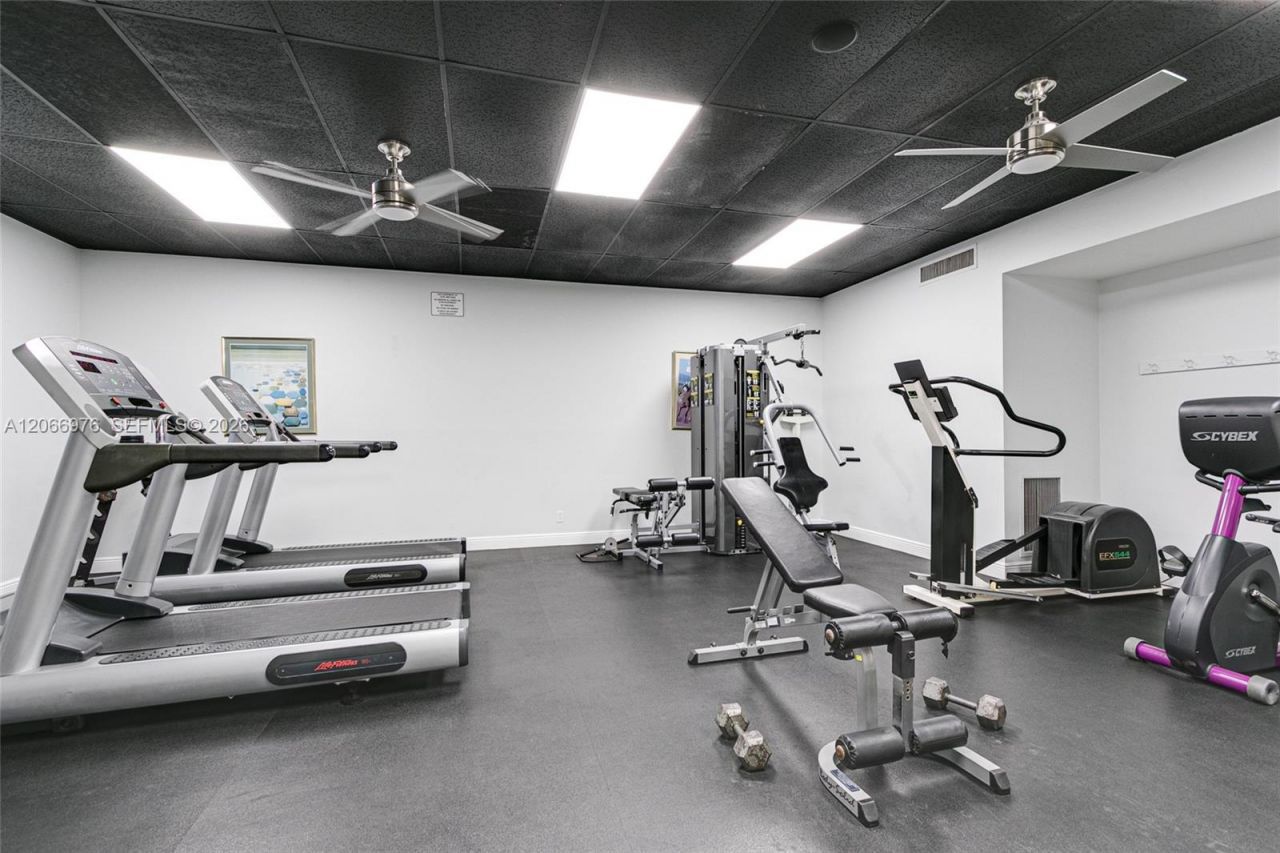 139 Essex Rd , Unit 4-28, Hollywood, FL 33024 Photo