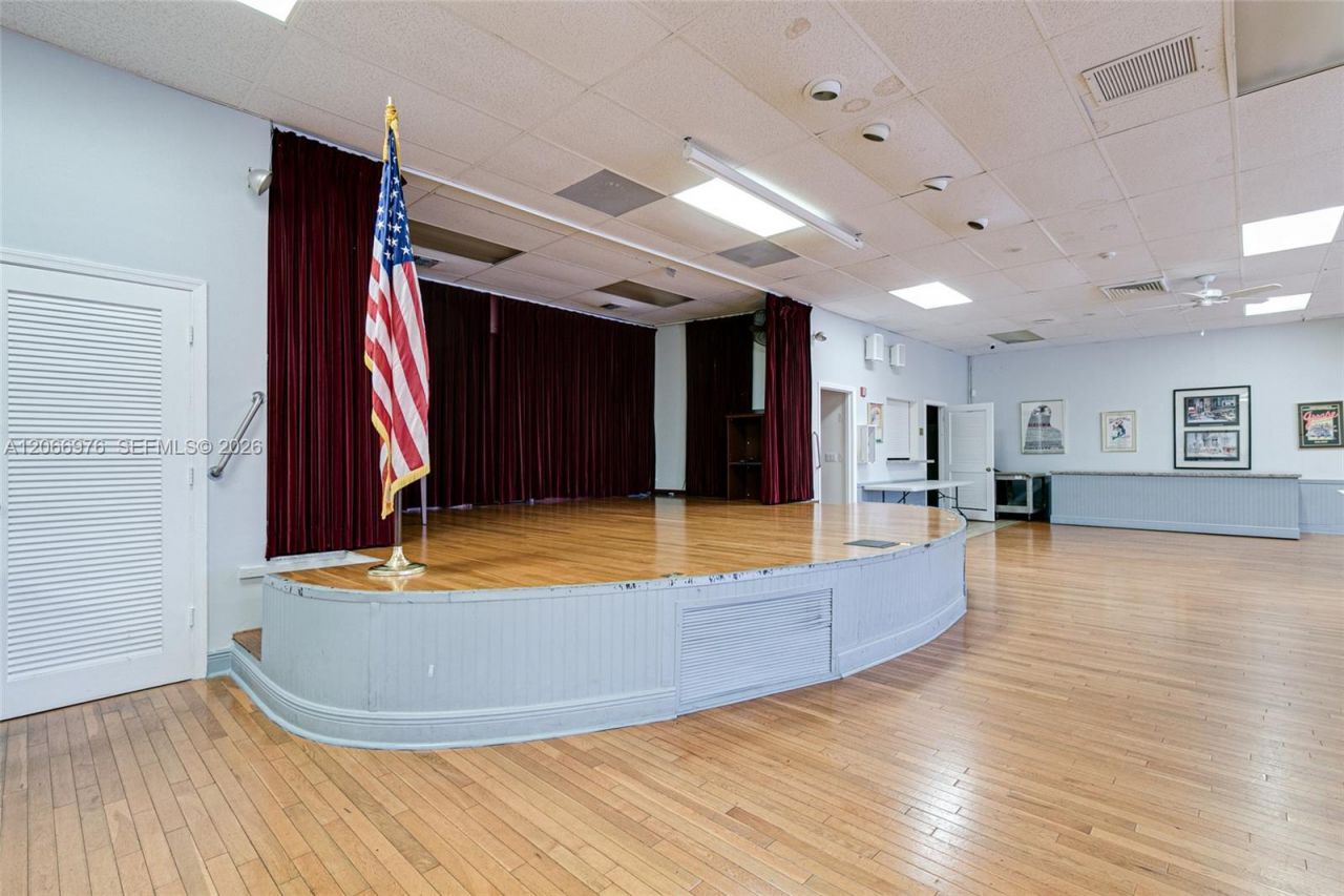 139 Essex Rd , Unit 4-28, Hollywood, FL 33024 Photo