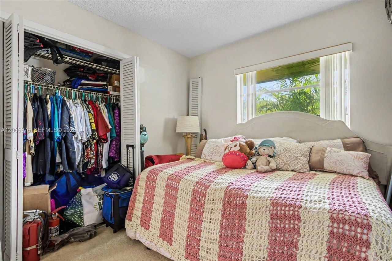 139 Essex Rd , Unit 4-28, Hollywood, FL 33024 Photo
