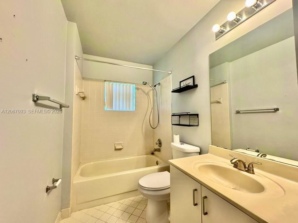 825 Falling Water Rd, Weston, FL 33326 Photo