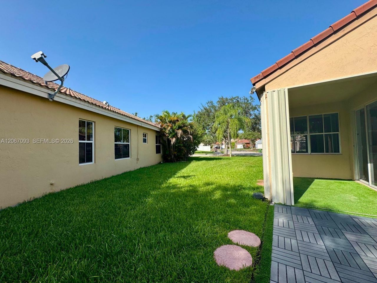 825 Falling Water Rd, Weston, FL 33326 Photo