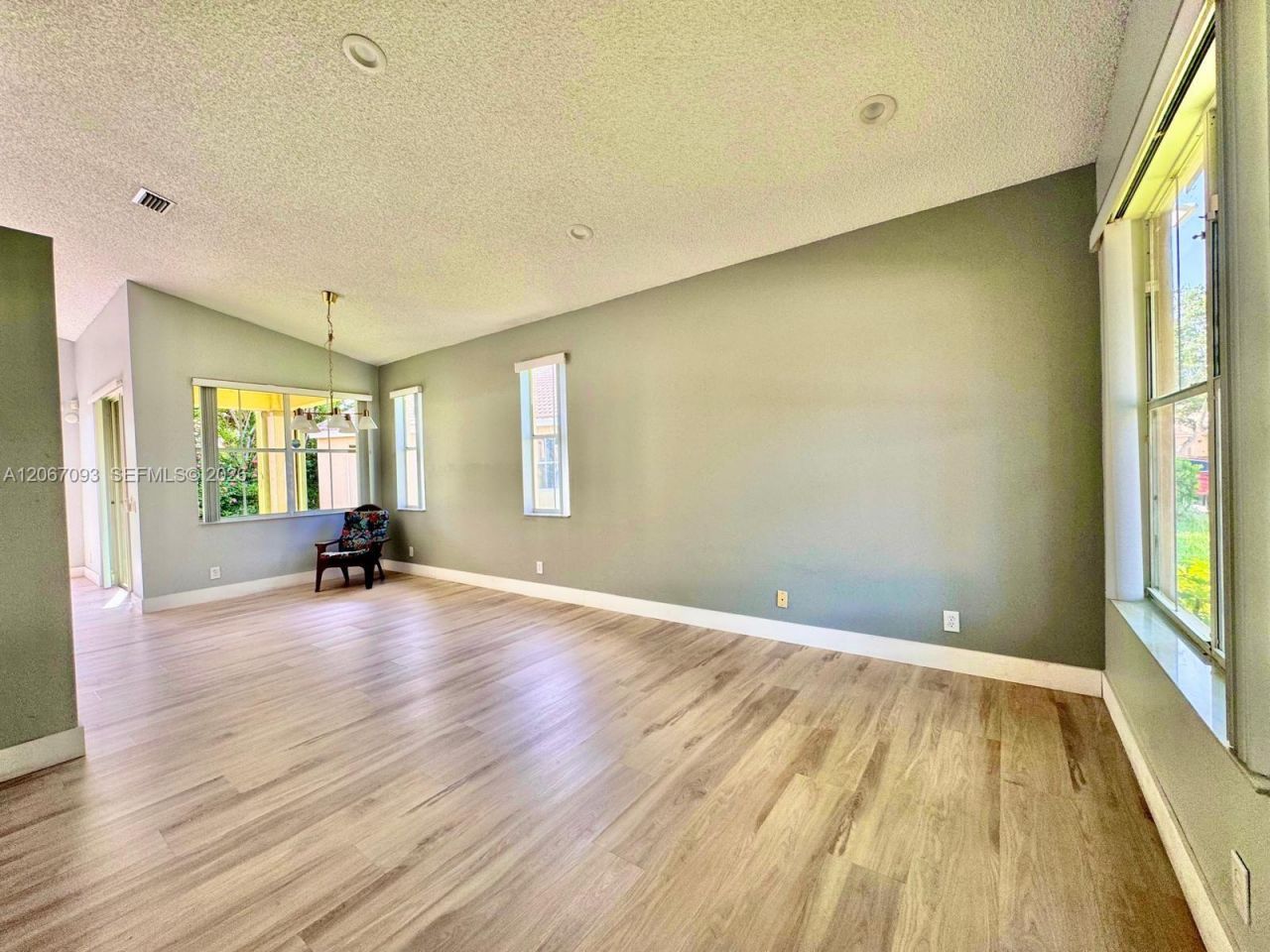 825 Falling Water Rd, Weston, FL 33326 Photo