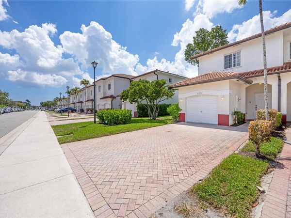 3680 NW 29th Ct , Lauderdale Lakes, FL 33311