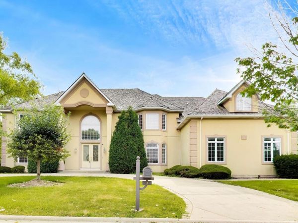 1 Firethorn Court , Lemont, IL 60439