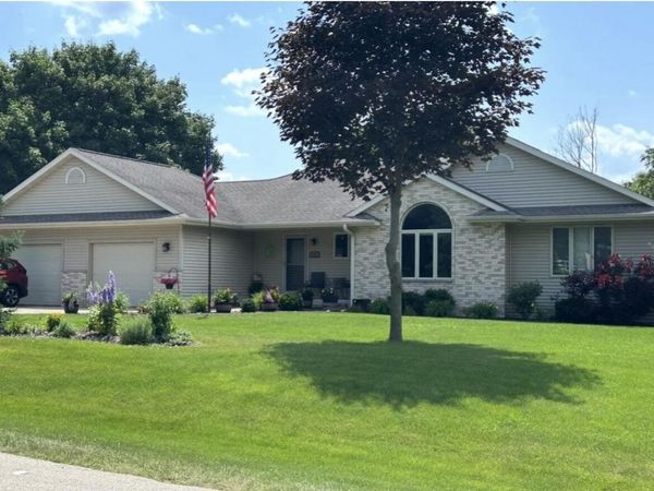 608 Fairfield WAY, Waukesha, WI 53188