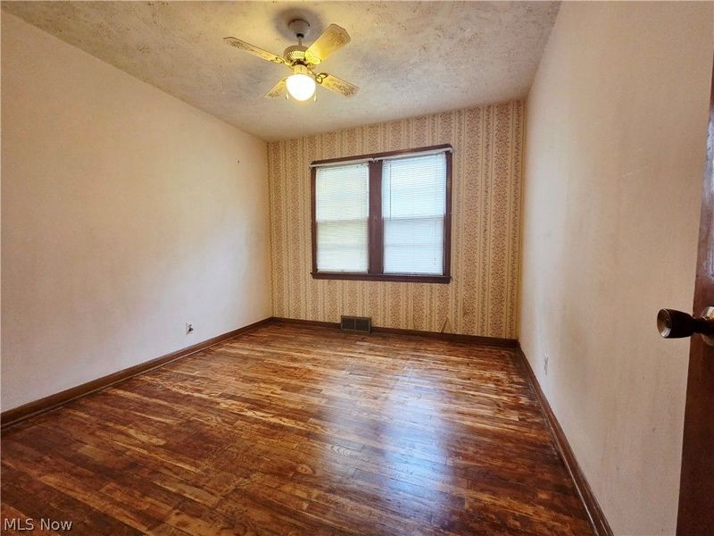 6040 W 54th Street, Parma, OH 44129 Photo 10