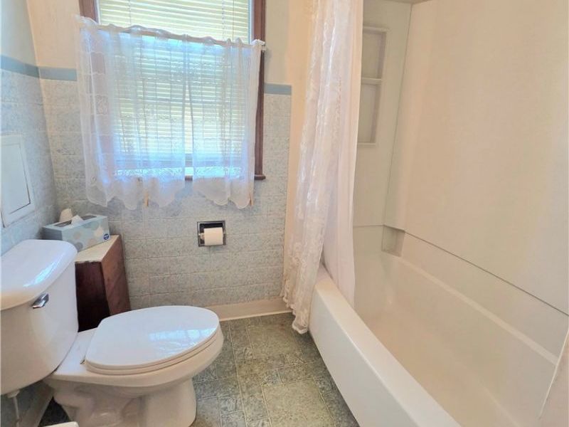 6040 W 54th Street, Parma, OH 44129 Photo 14