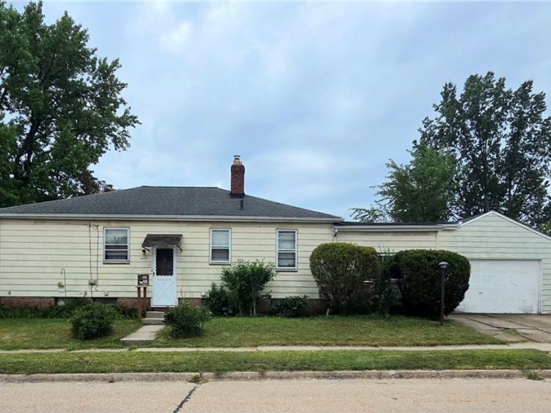 6040 W 54th Street, Parma, OH 44129 Photo 2