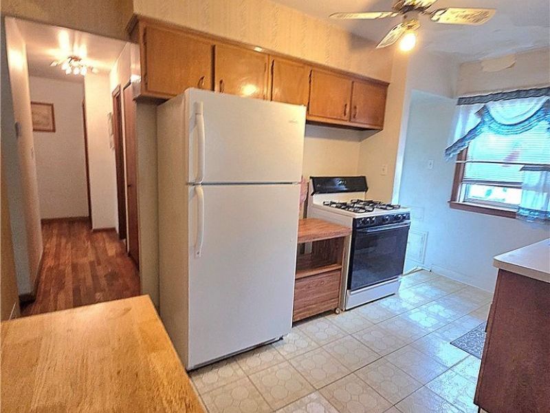 6040 W 54th Street, Parma, OH 44129 Photo 8