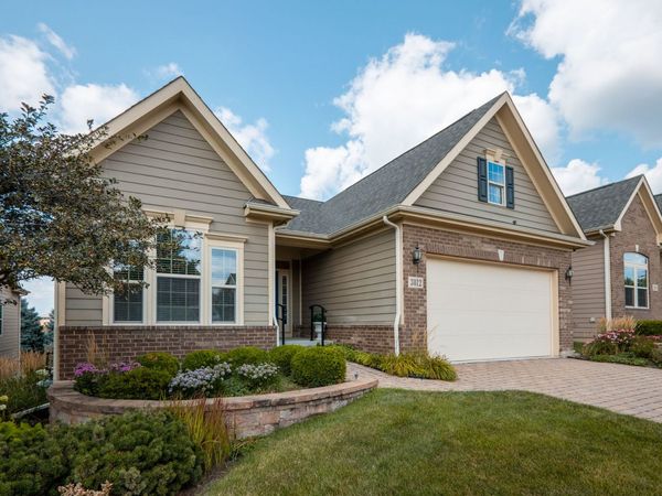 3812 Ridge Pointe Drive, Geneva, IL 60134