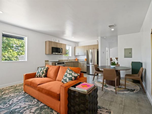 165 NW 39th St , Unit 7, Miami, FL 33127