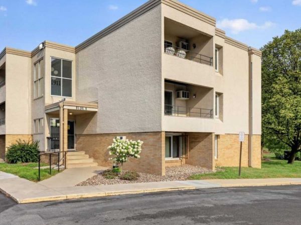 1911 Viking Drive NW, Unit 17, Rochester, MN 55901