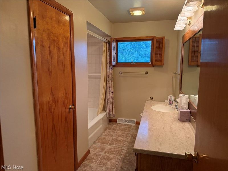 71159 Sharon Road, Bridgeport, OH 43912 Photo 22