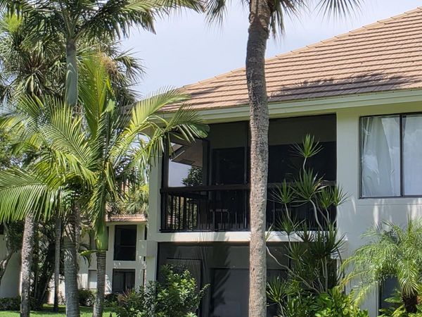 159 NW 70th Street, Unit 512, Boca Raton, FL 33487